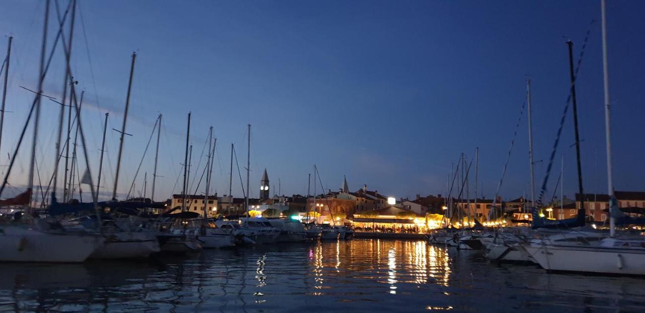 M & M Lejlighed Izola Eksteriør billede